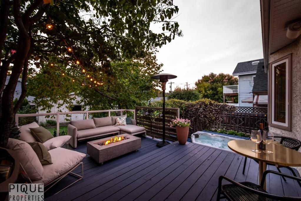 Holiday home Hidden Gem Home-hottub-firetable-king Bed-bbq -deck Edmonton
